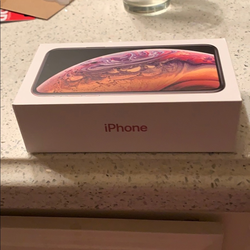 APPLE I Phone 10S Packaging